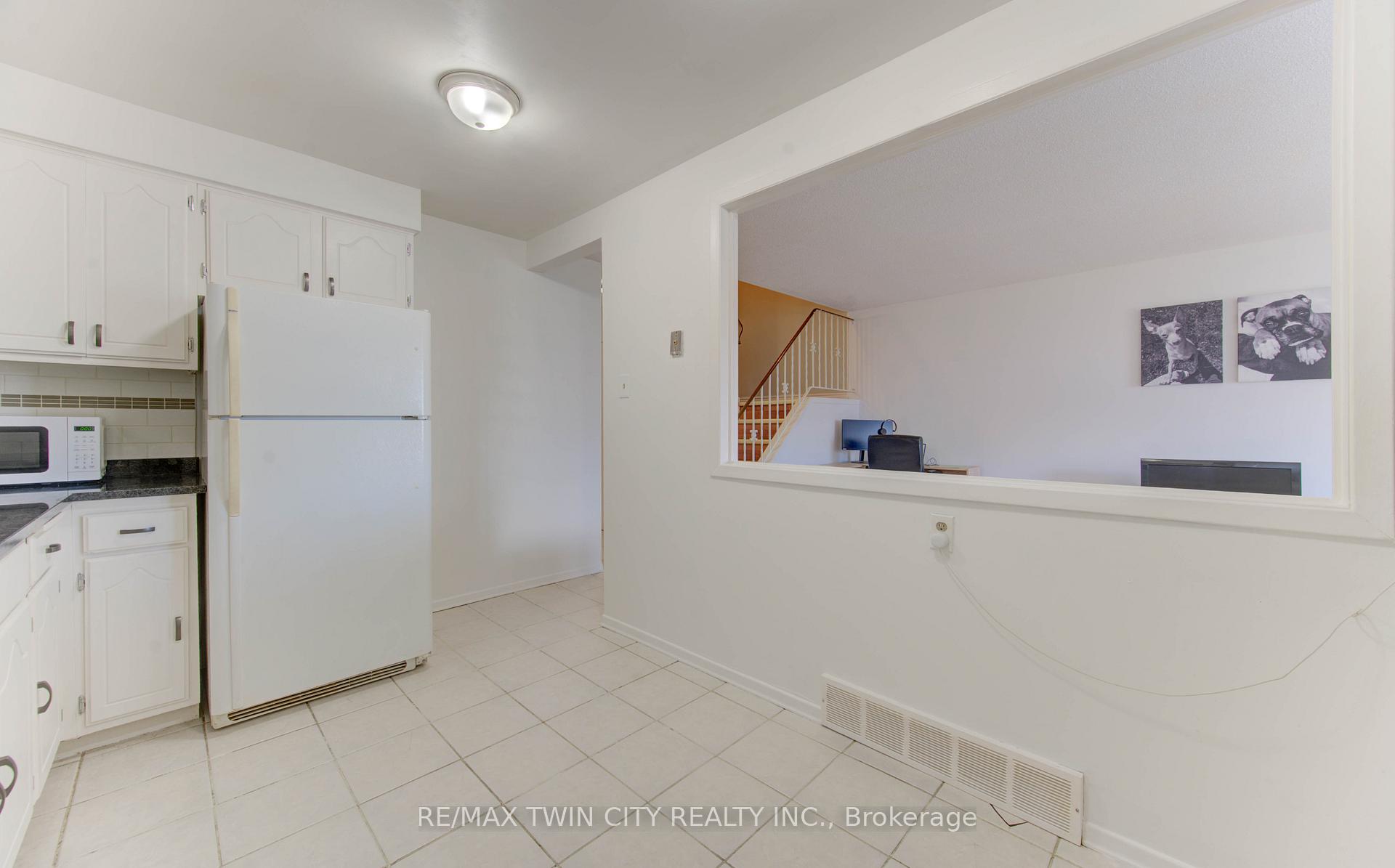 Photo 8 of Unit 47, 14 Williamsburg Road, Kitchener, Laurentian Hills — HOMEH