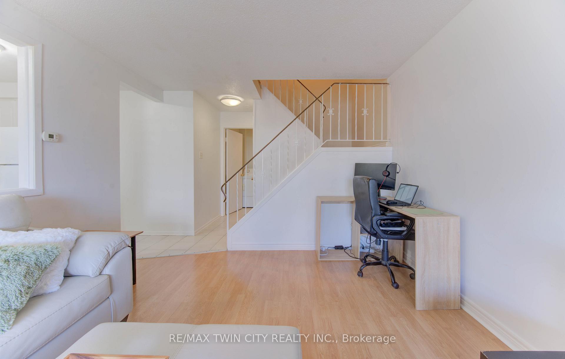 Photo 13 of Unit 47, 14 Williamsburg Road, Kitchener, Laurentian Hills — HOMEH