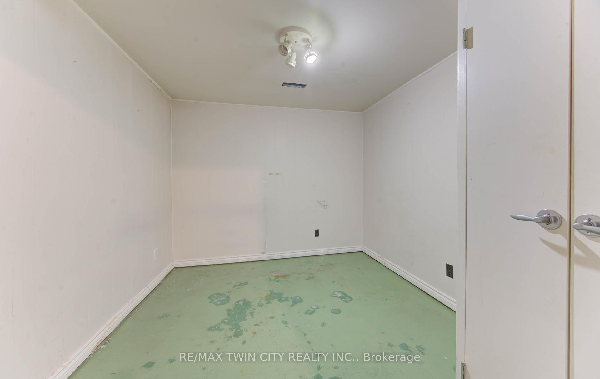 Photo 23 of Unit 47, 14 Williamsburg Road, Kitchener, Laurentian Hills — HOMEH
