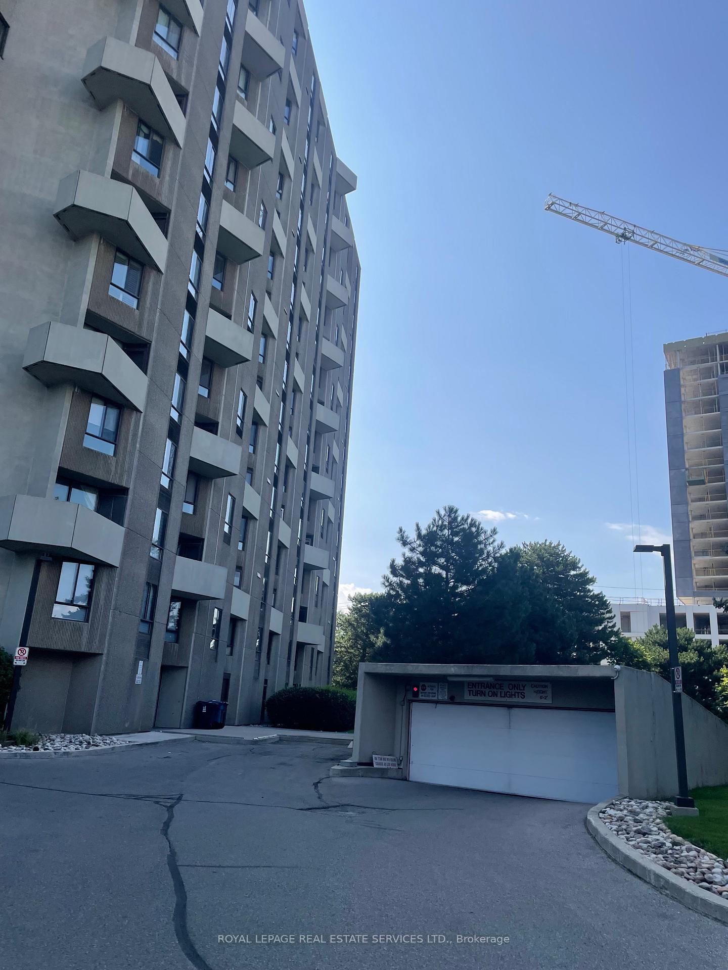 Photo 4 of Unit A15, 296 Mill Road, Etobicoke, Markland Wood — HOMEH