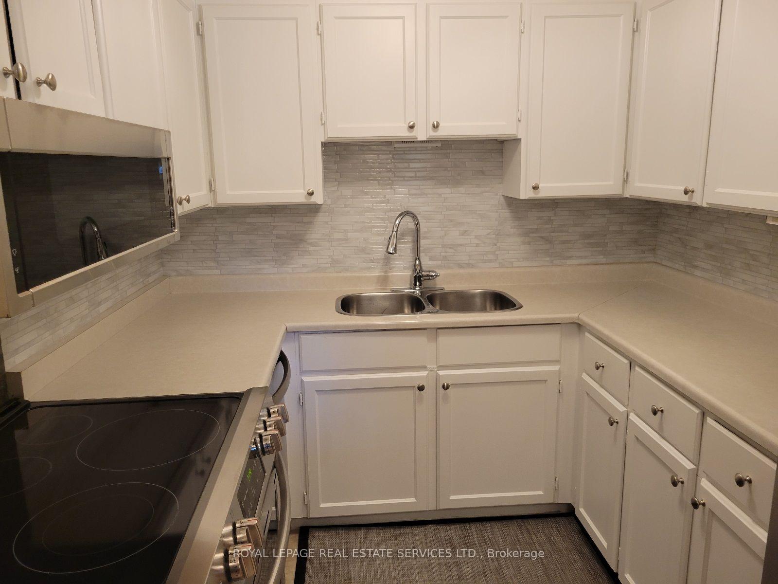 Photo 10 of Unit A15, 296 Mill Road, Etobicoke, Markland Wood — HOMEH