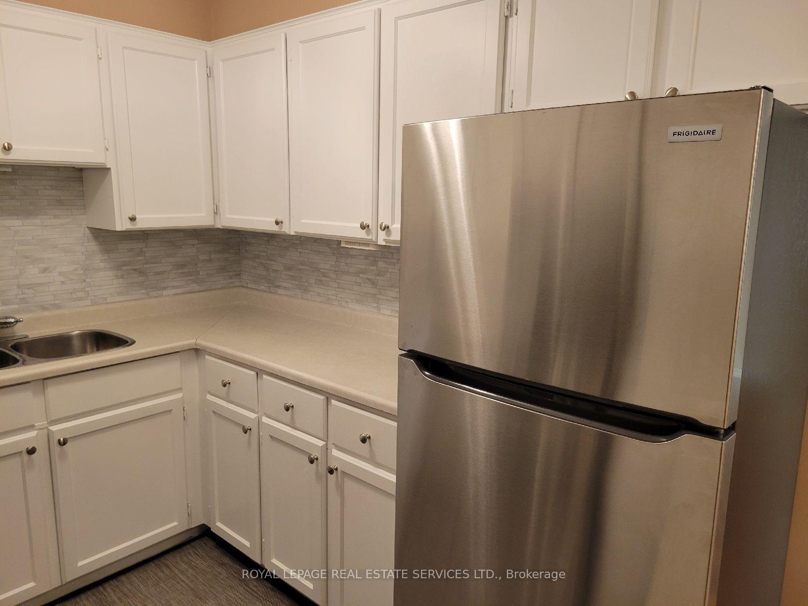 Photo 11 of Unit A15, 296 Mill Road, Etobicoke, Markland Wood — HOMEH
