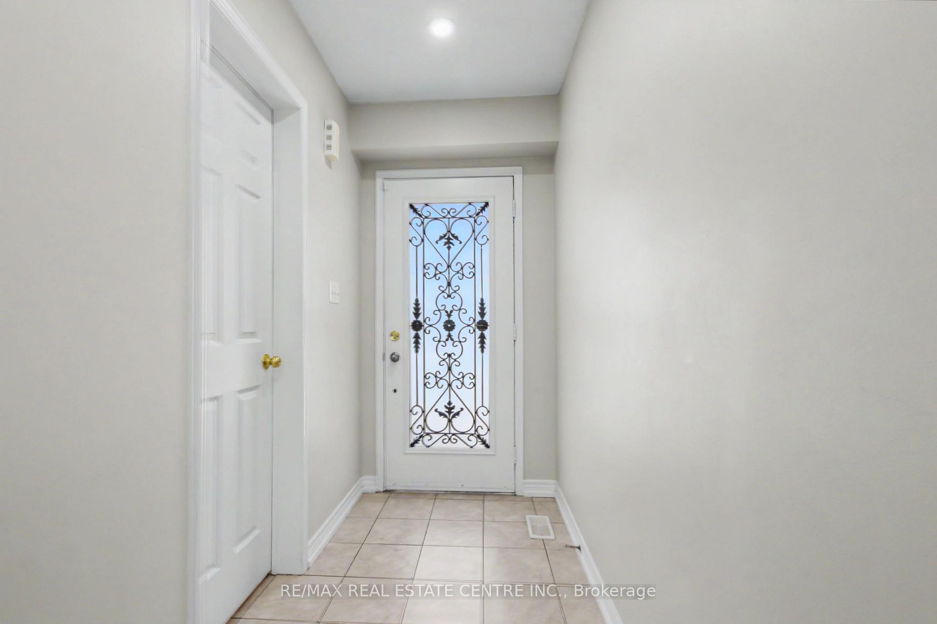 Photo 5 of 88 Bloomington Drive, Cambridge, Christopher-Champlain — HOMEH