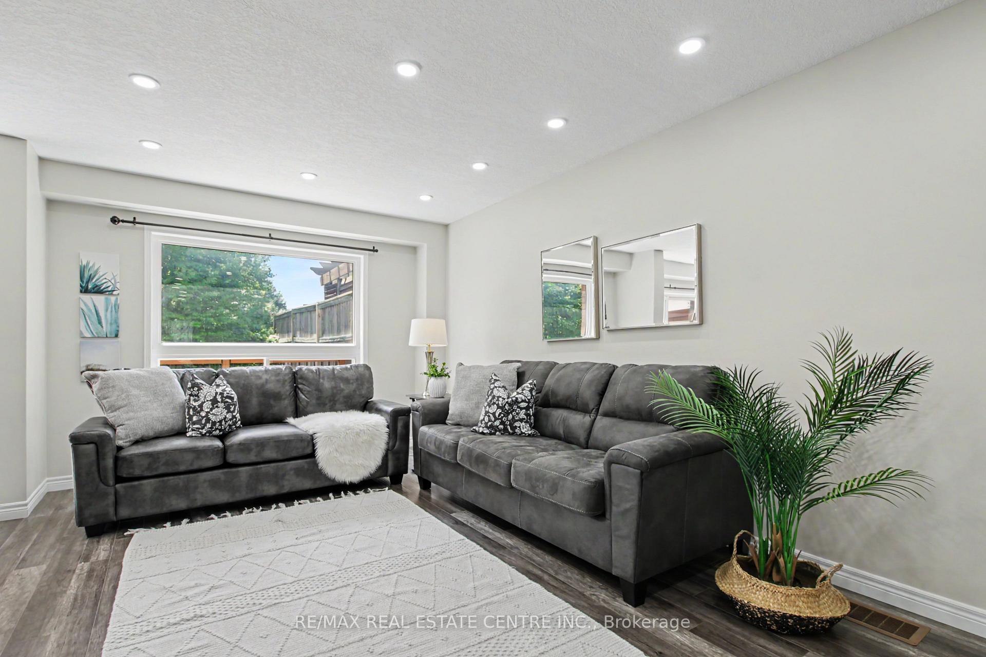 Photo 8 of 88 Bloomington Drive, Cambridge, Christopher-Champlain — HOMEH