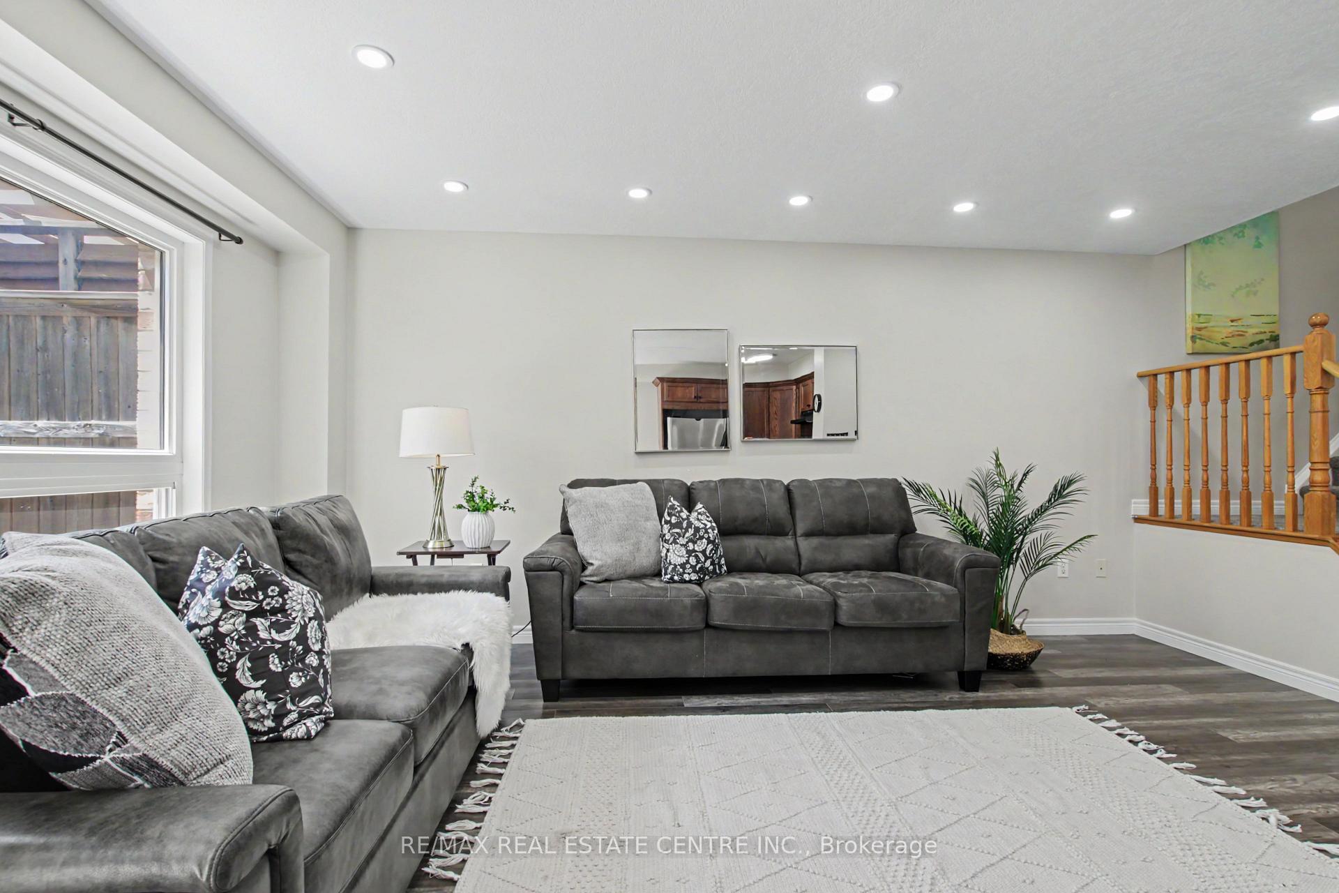 Photo 10 of 88 Bloomington Drive, Cambridge, Christopher-Champlain — HOMEH