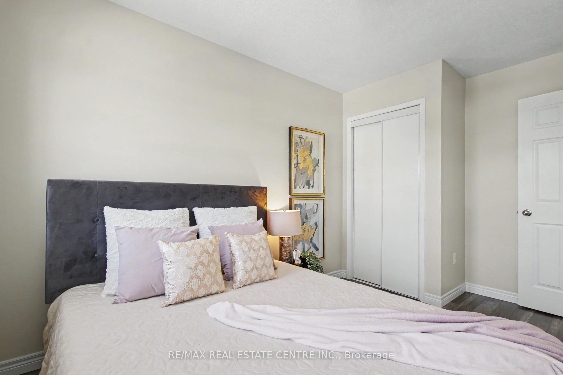 Photo 18 of 88 Bloomington Drive, Cambridge, Christopher-Champlain — HOMEH