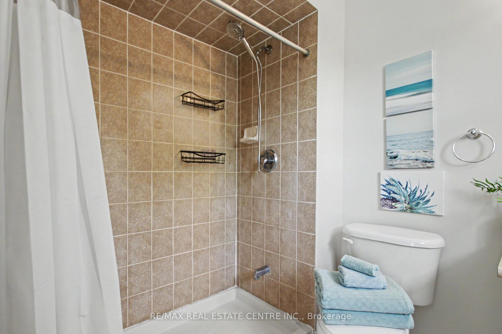 Photo 24 of 88 Bloomington Drive, Cambridge, Christopher-Champlain — HOMEH