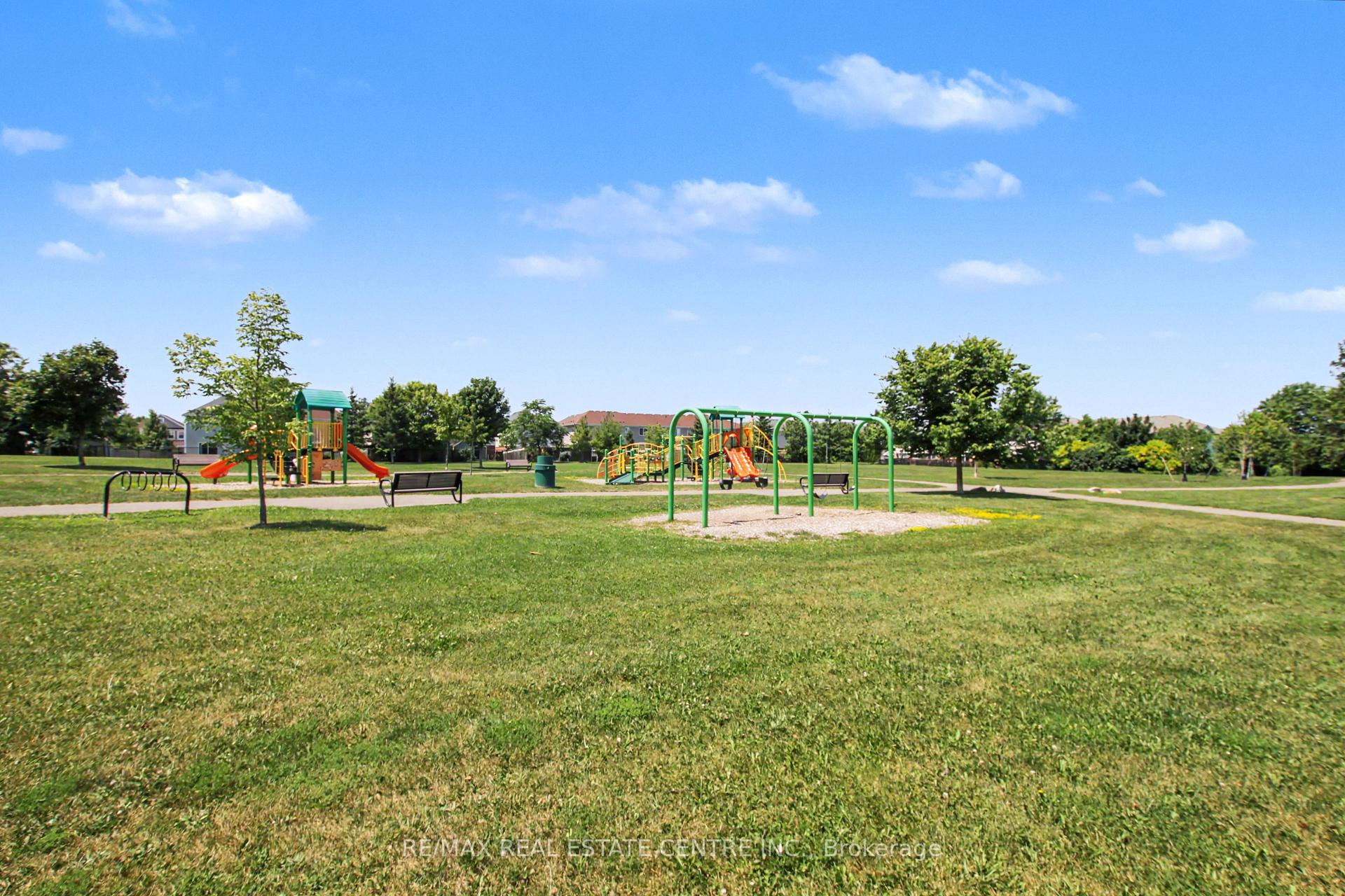 Photo 33 of 88 Bloomington Drive, Cambridge, Christopher-Champlain — HOMEH