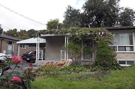Photo 1 of Unit Main, 211 Beechy Drive, Richmond Hill, Crosby — HOMEH