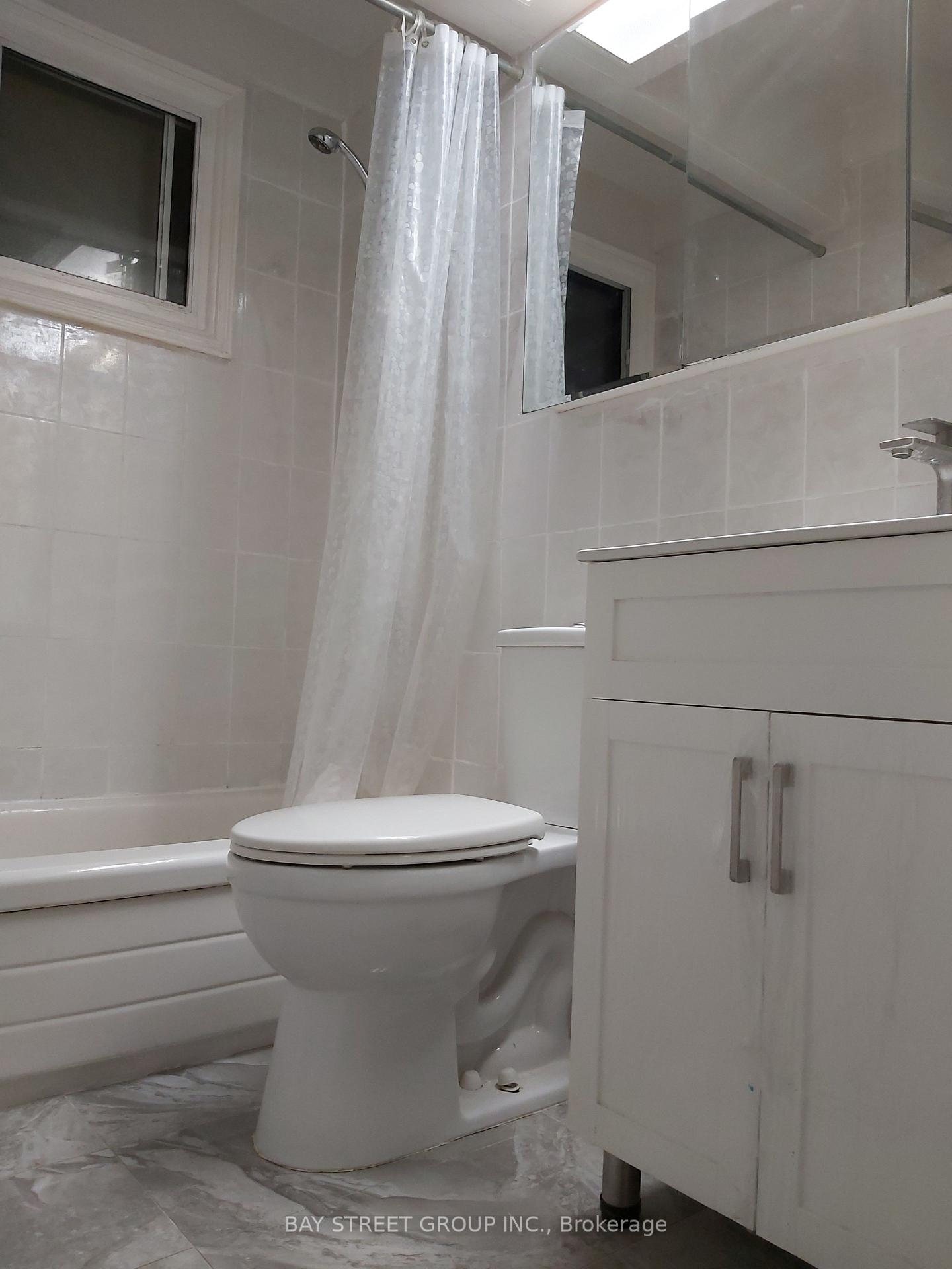 Photo 7 of Unit Main, 211 Beechy Drive, Richmond Hill, Crosby — HOMEH