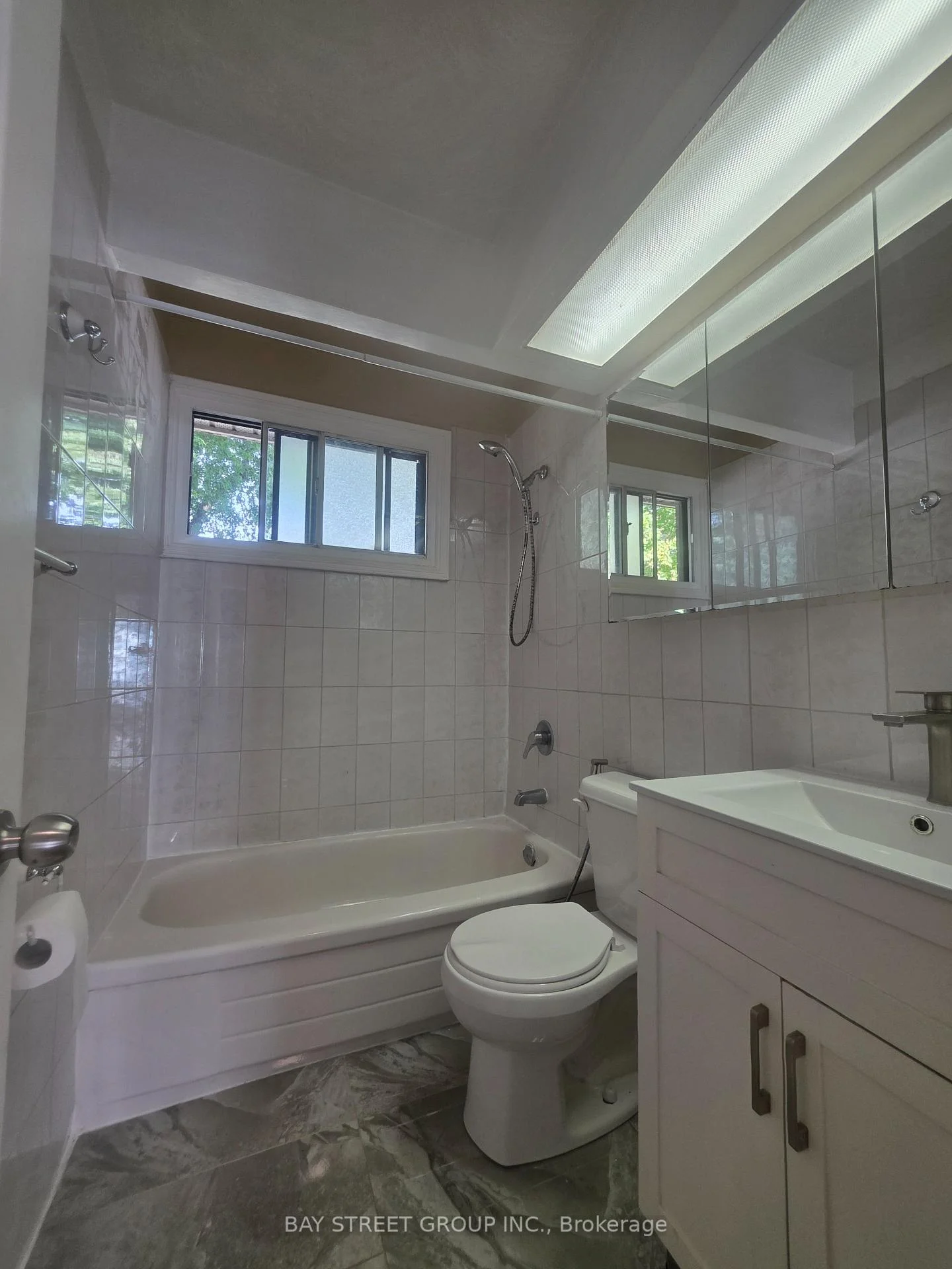 Photo 17 of Unit Main, 211 Beechy Drive, Richmond Hill, Crosby — HOMEH