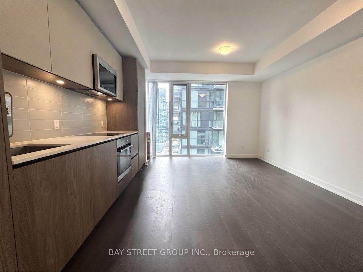 Photo 4 of Unit 3015, 8 Widmer Street, Toronto, Waterfront Communities — HOMEH
