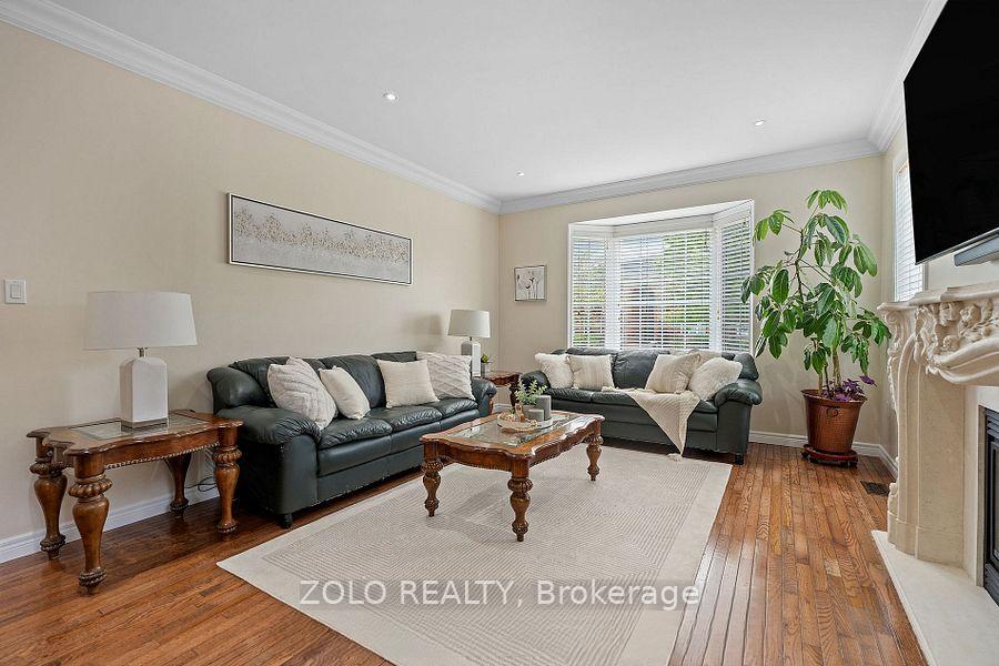 Photo 14 of 42 Vinifera Drive, Grimsby, Grimsby East — HOMEH