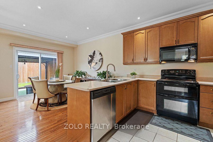 Photo 21 of 42 Vinifera Drive, Grimsby, Grimsby East — HOMEH