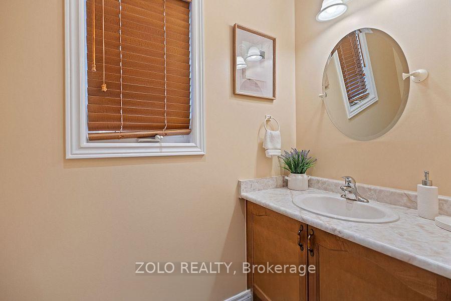 Photo 22 of 42 Vinifera Drive, Grimsby, Grimsby East — HOMEH