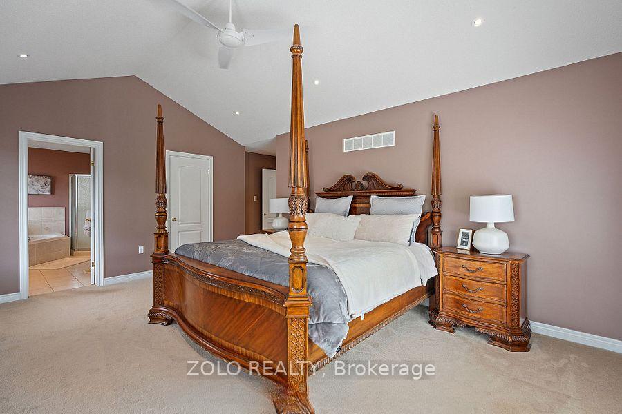 Photo 28 of 42 Vinifera Drive, Grimsby, Grimsby East — HOMEH