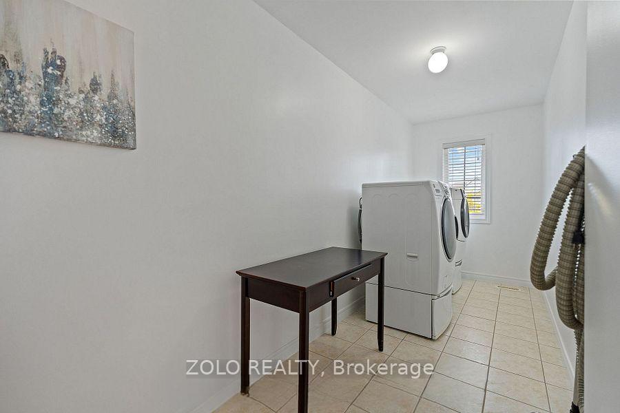Photo 33 of 42 Vinifera Drive, Grimsby, Grimsby East — HOMEH