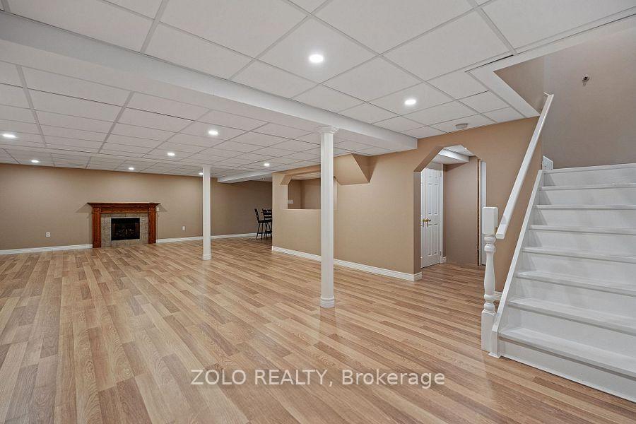 Photo 34 of 42 Vinifera Drive, Grimsby, Grimsby East — HOMEH