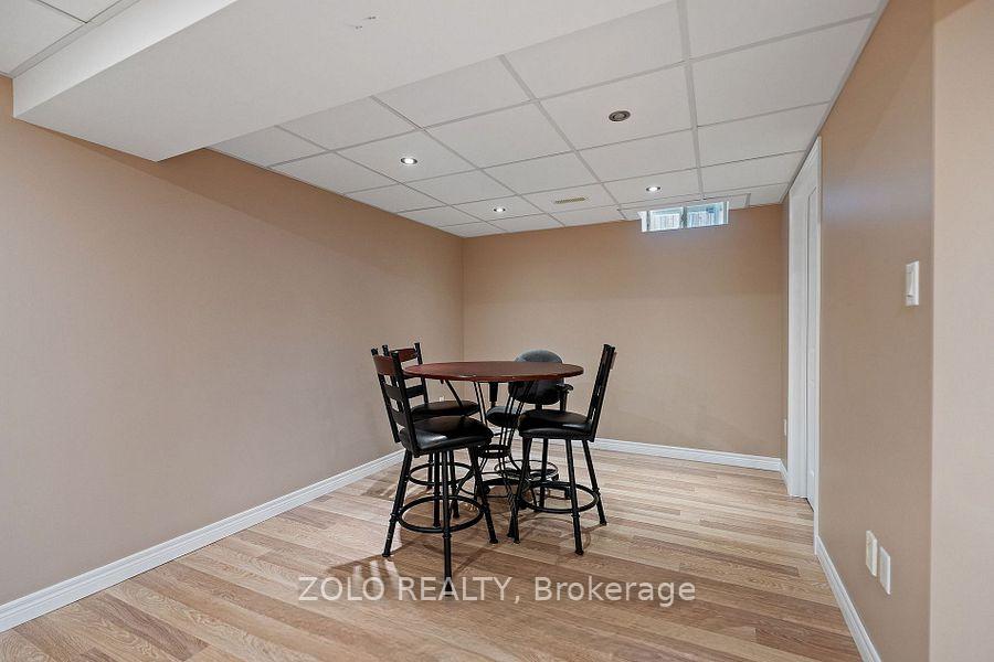 Photo 36 of 42 Vinifera Drive, Grimsby, Grimsby East — HOMEH