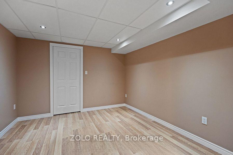Photo 37 of 42 Vinifera Drive, Grimsby, Grimsby East — HOMEH