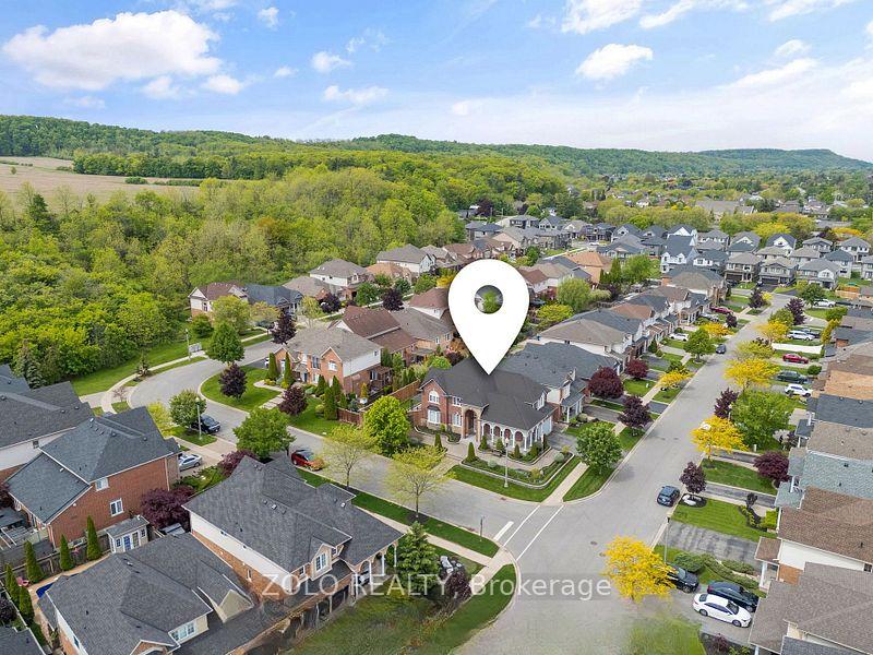 Photo 45 of 42 Vinifera Drive, Grimsby, Grimsby East — HOMEH