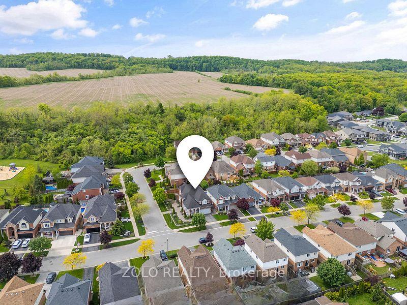 Photo 46 of 42 Vinifera Drive, Grimsby, Grimsby East — HOMEH