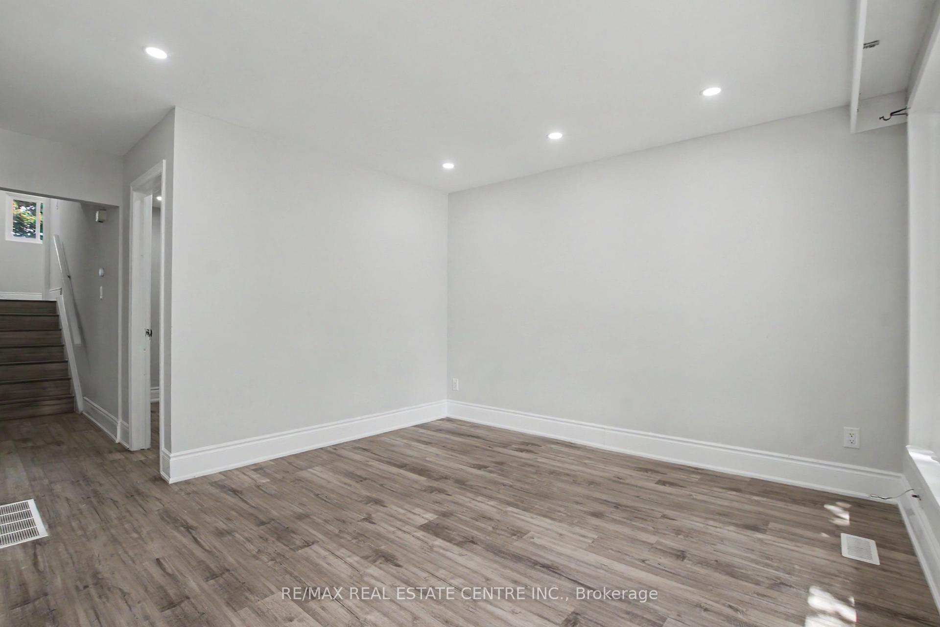 Photo 6 of 46 Northwood Drive, Brampton, Northwood Park — HOMEH