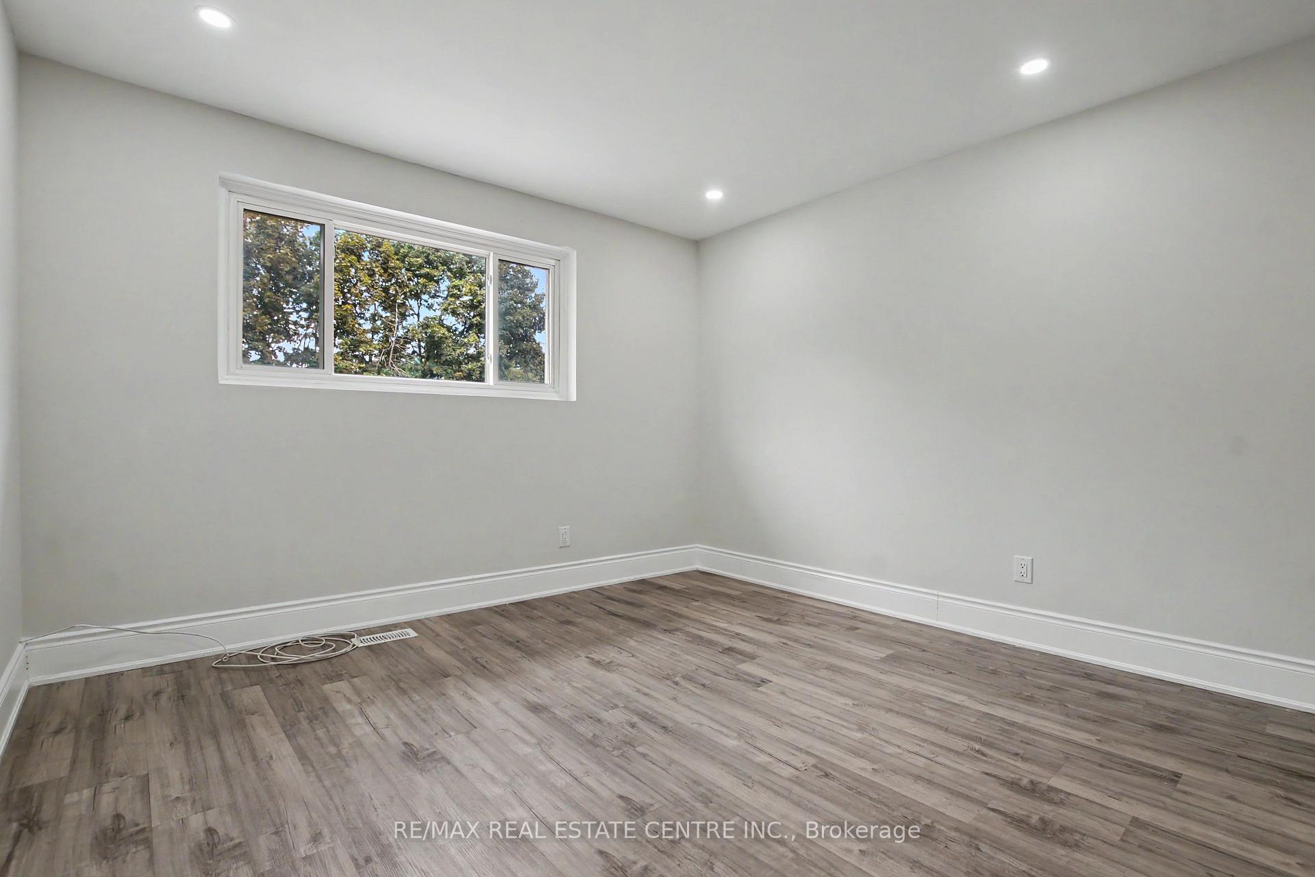 Photo 17 of 46 Northwood Drive, Brampton, Northwood Park — HOMEH