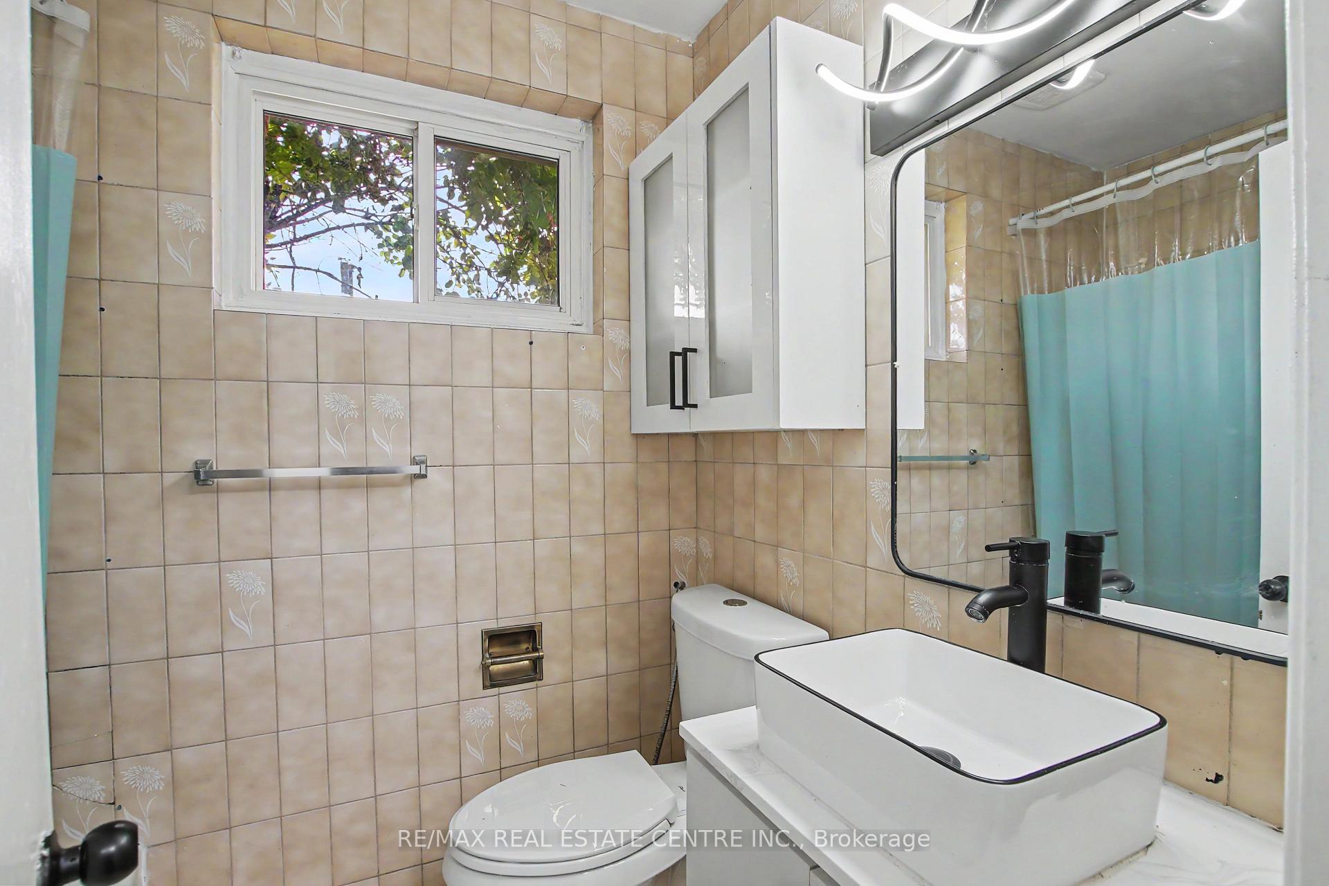 Photo 22 of 46 Northwood Drive, Brampton, Northwood Park — HOMEH