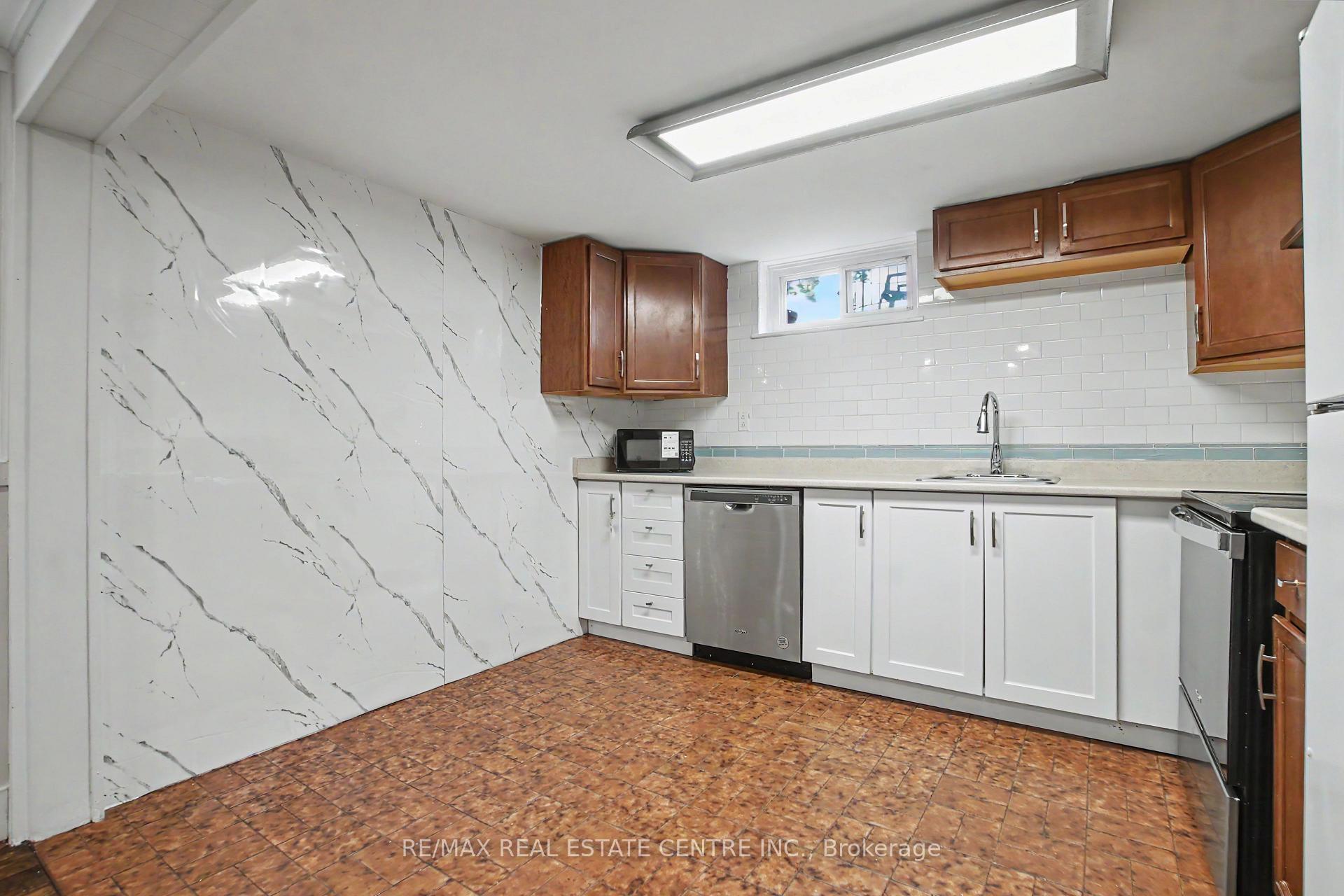 Photo 44 of 46 Northwood Drive, Brampton, Northwood Park — HOMEH