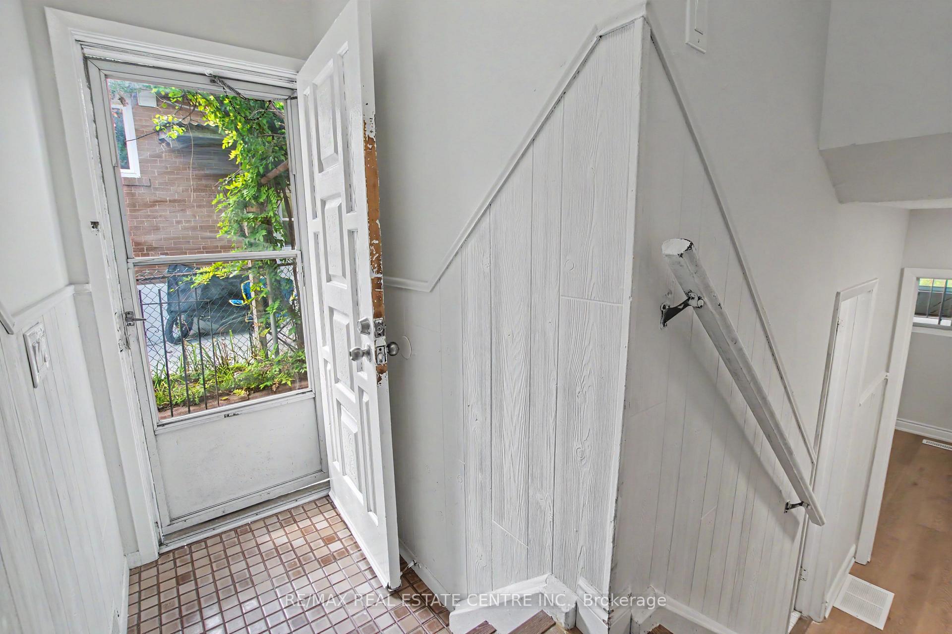 Photo 48 of 46 Northwood Drive, Brampton, Northwood Park — HOMEH