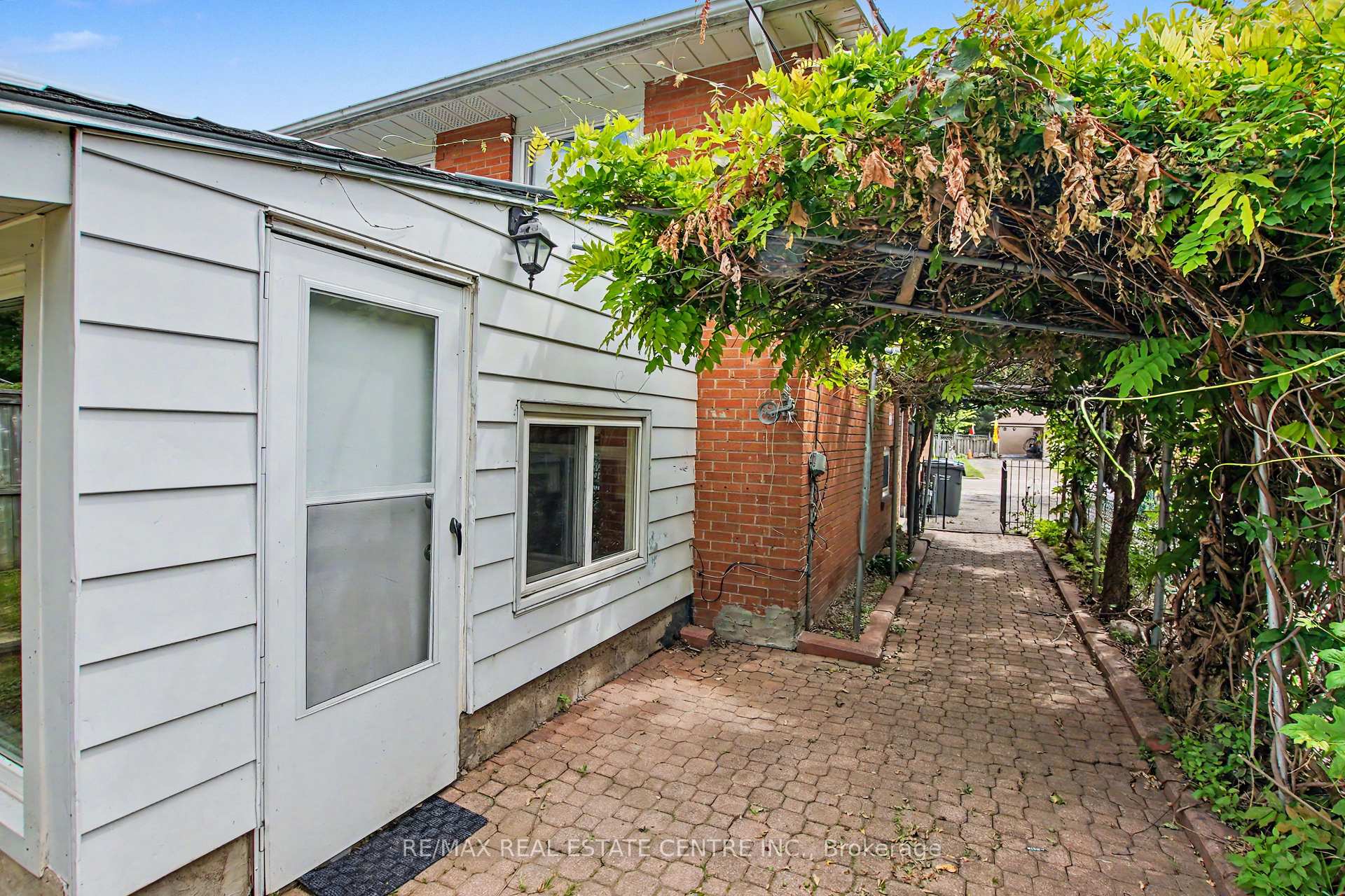 Photo 54 of 46 Northwood Drive, Brampton, Northwood Park — HOMEH
