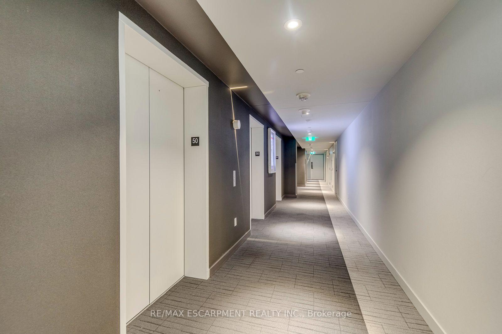 Photo 5 of Unit 5010, 3900 Confederation Parkway, Mississauga, City Centre — HOMEH