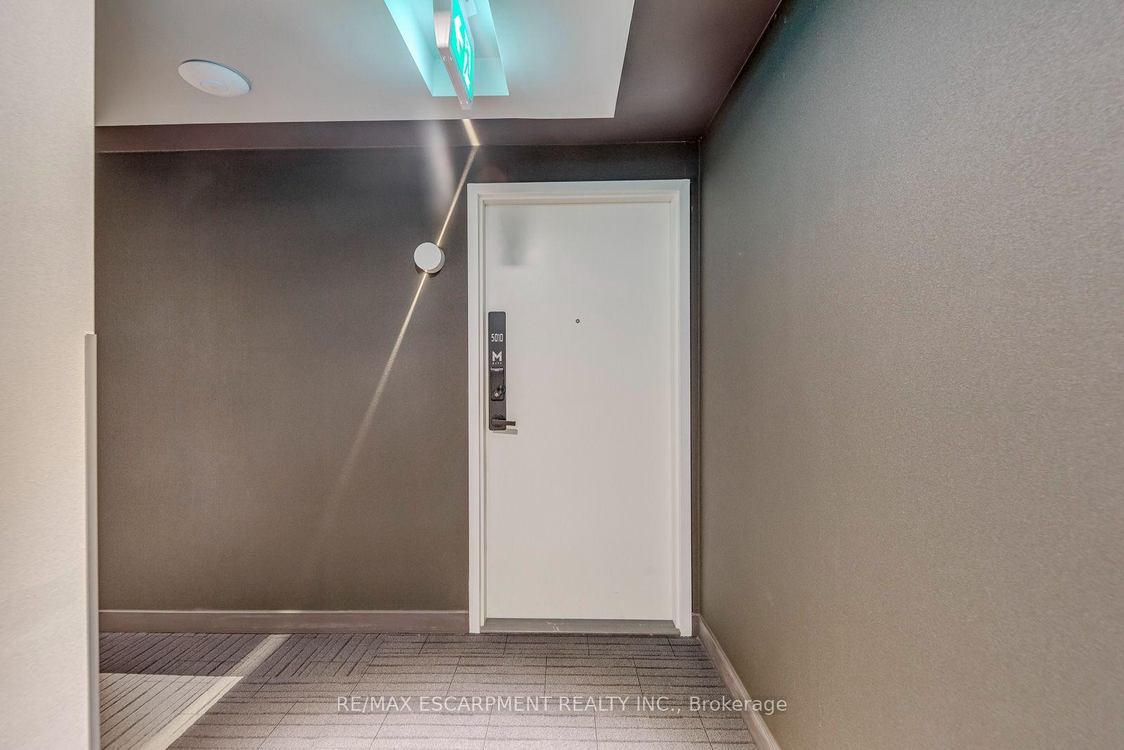 Photo 6 of Unit 5010, 3900 Confederation Parkway, Mississauga, City Centre — HOMEH