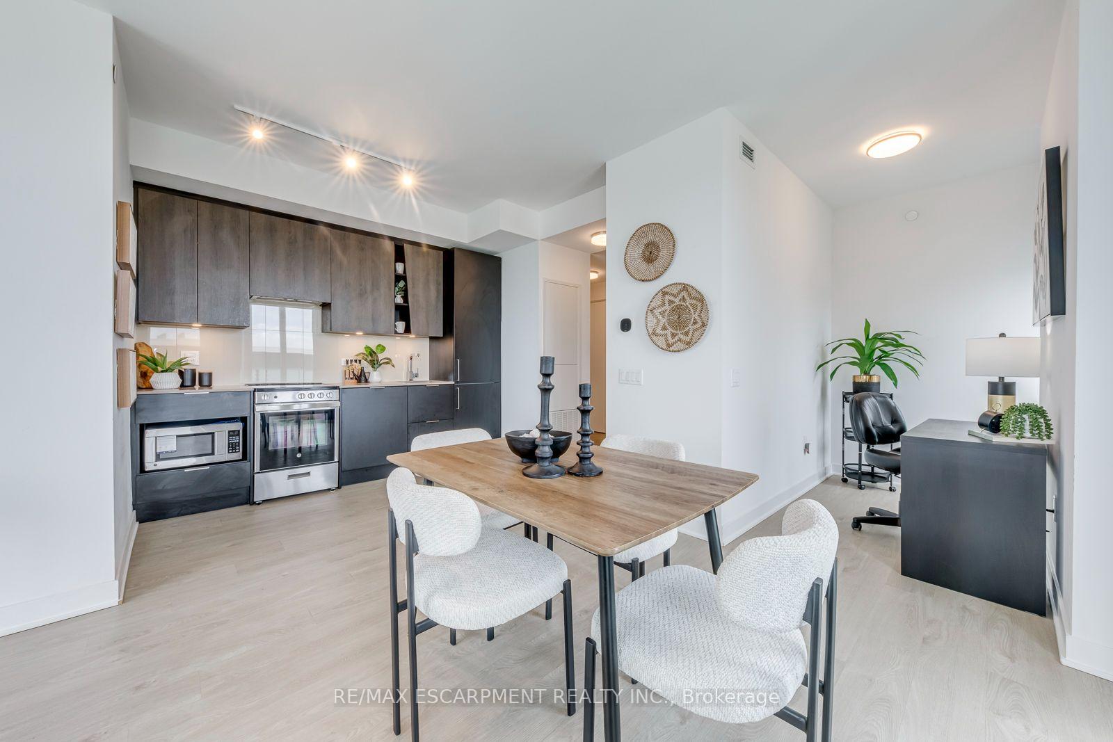 Photo 10 of Unit 5010, 3900 Confederation Parkway, Mississauga, City Centre — HOMEH