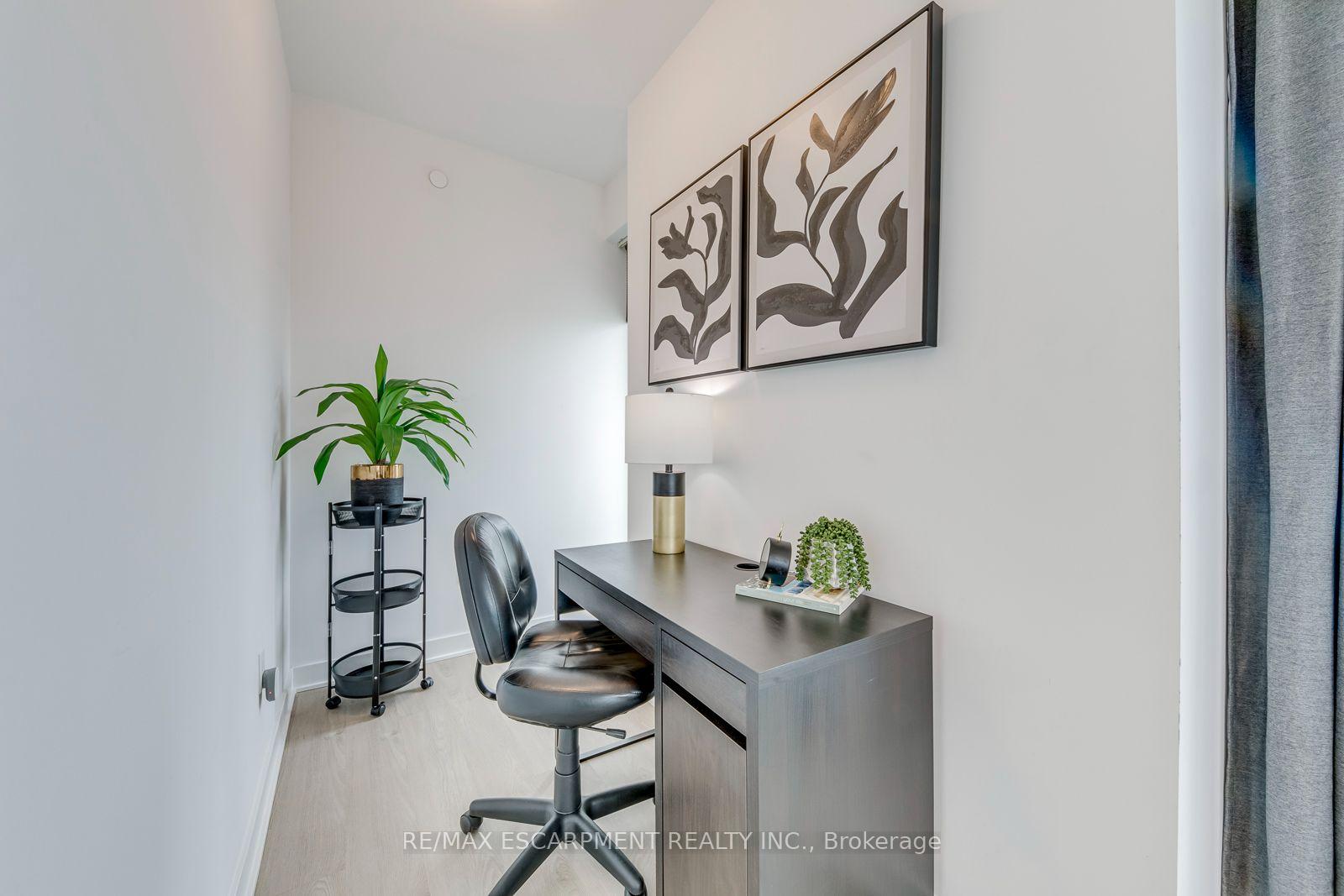 Photo 15 of Unit 5010, 3900 Confederation Parkway, Mississauga, City Centre — HOMEH