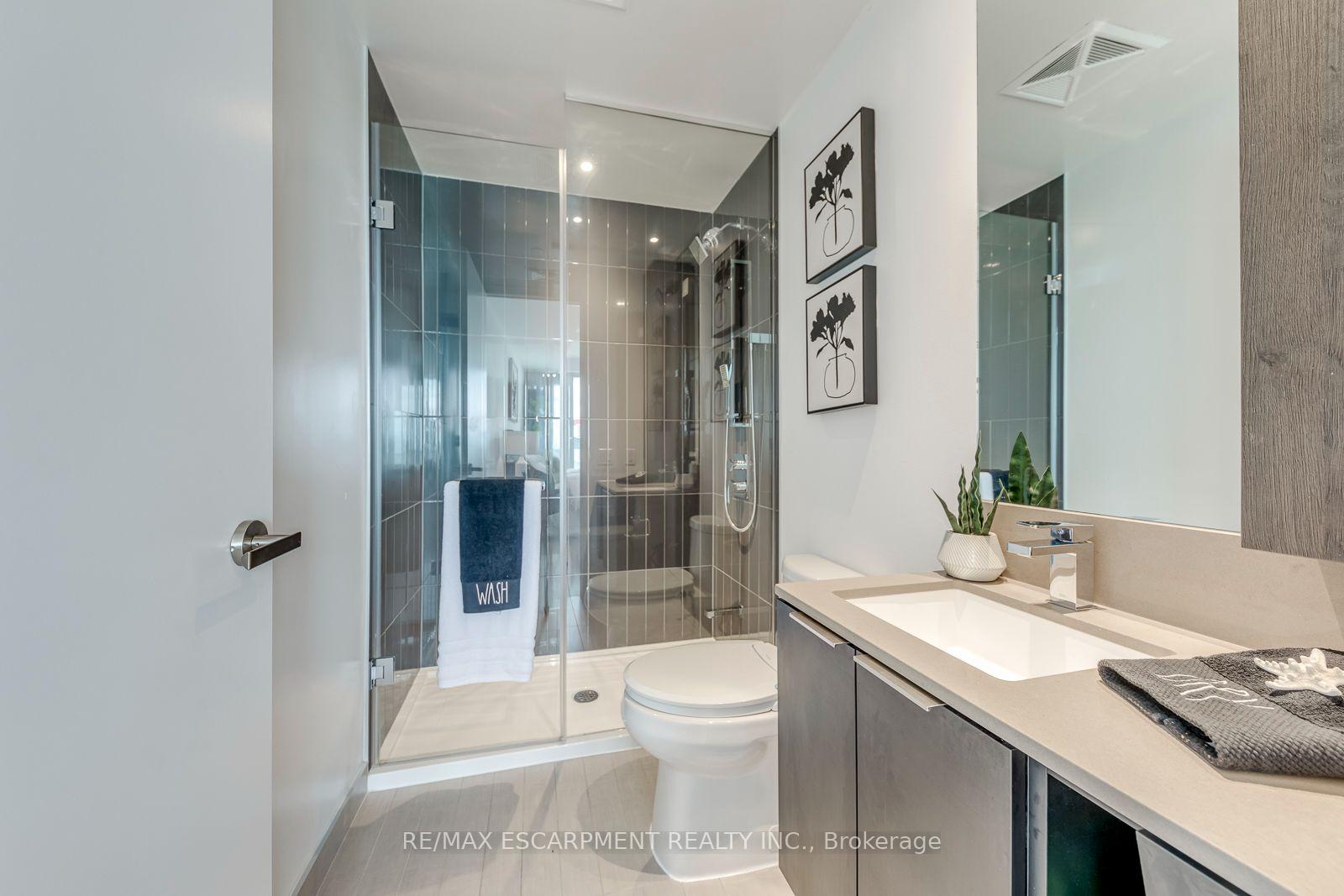Photo 17 of Unit 5010, 3900 Confederation Parkway, Mississauga, City Centre — HOMEH