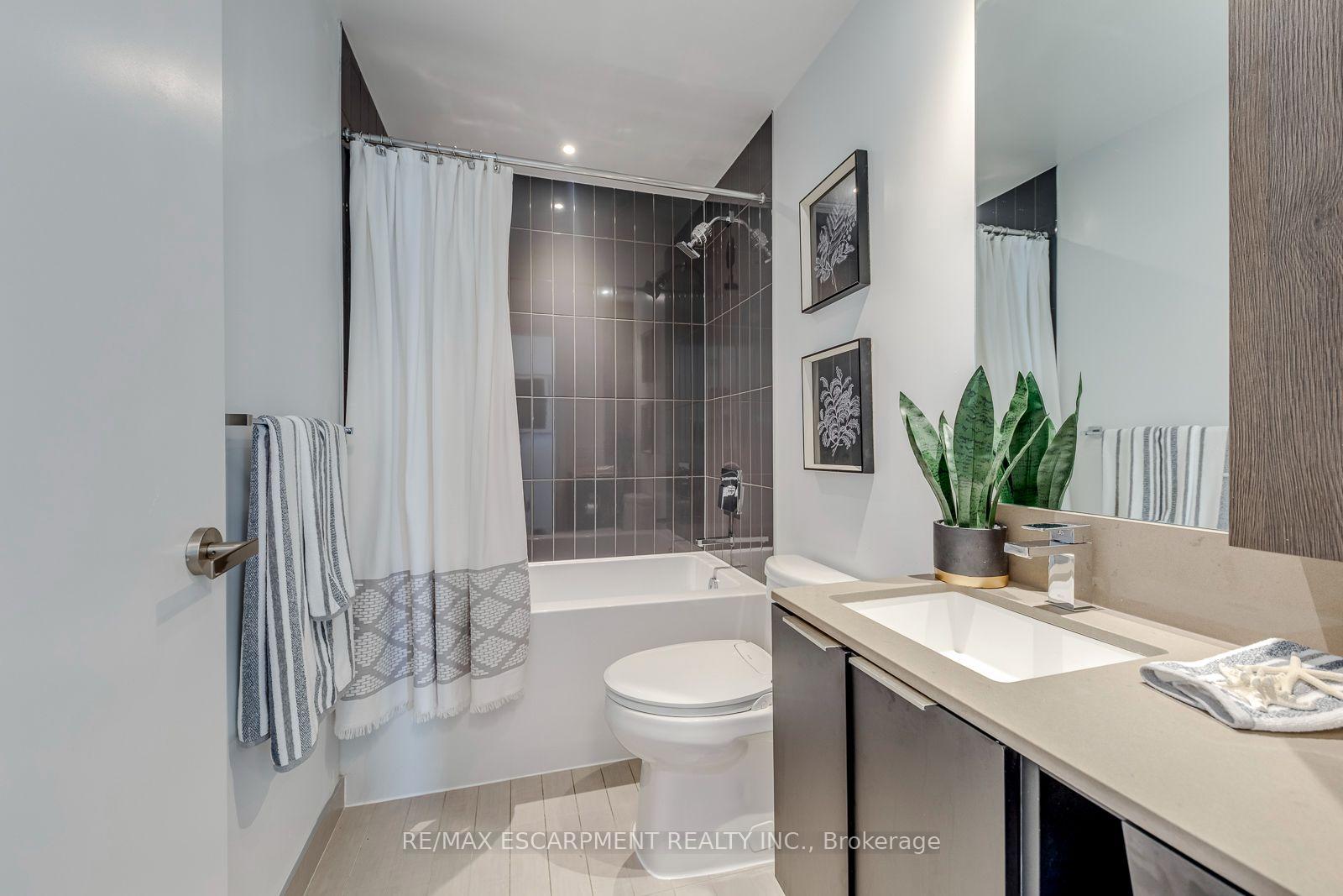 Photo 19 of Unit 5010, 3900 Confederation Parkway, Mississauga, City Centre — HOMEH