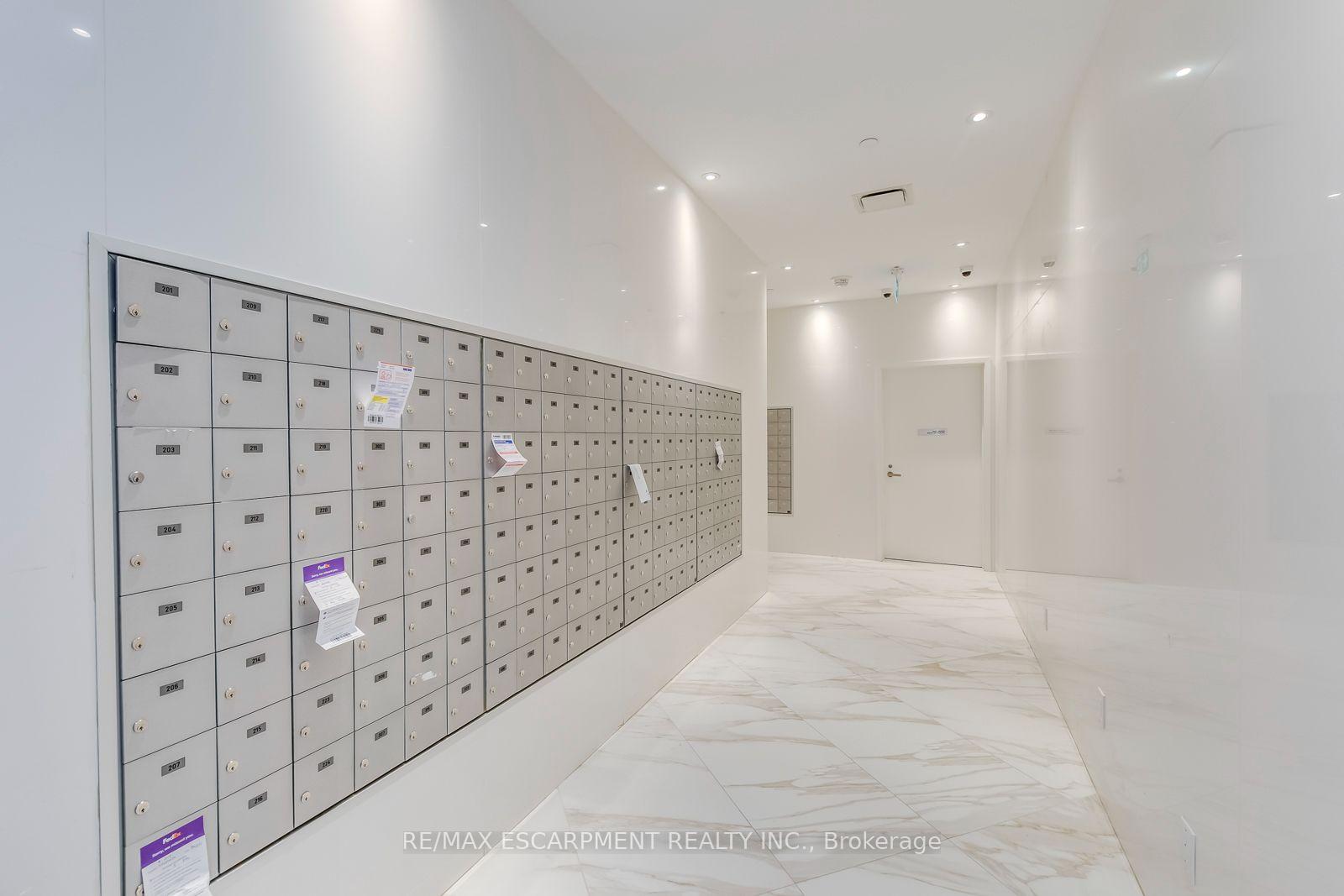 Photo 32 of Unit 5010, 3900 Confederation Parkway, Mississauga, City Centre — HOMEH