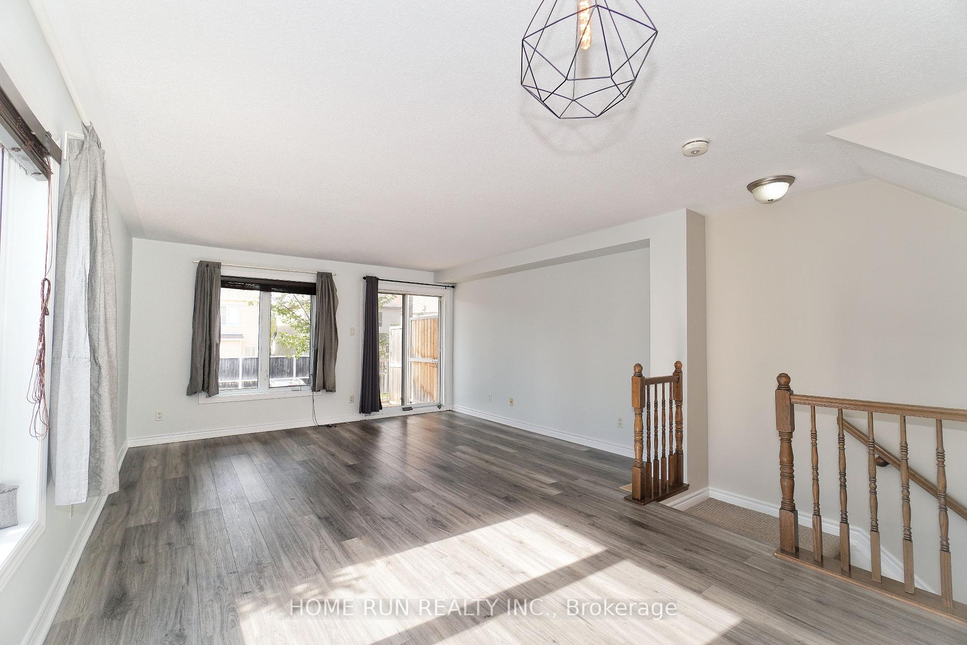 Photo 4 of Unit B, 613 Chapman Mills Drive, Ottawa, Barrhaven - Strandherd — HOMEH