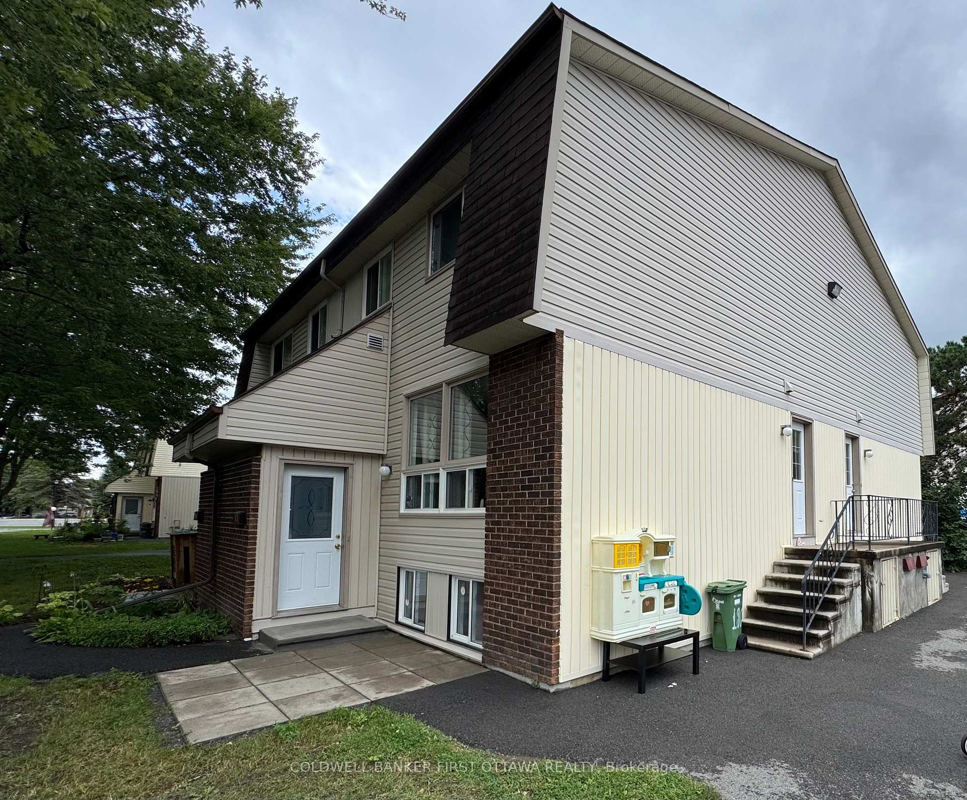 Photo 4 of Unit 85, 19 Sonnet Crescent, Ottawa, Westcliffe Estates — HOMEH