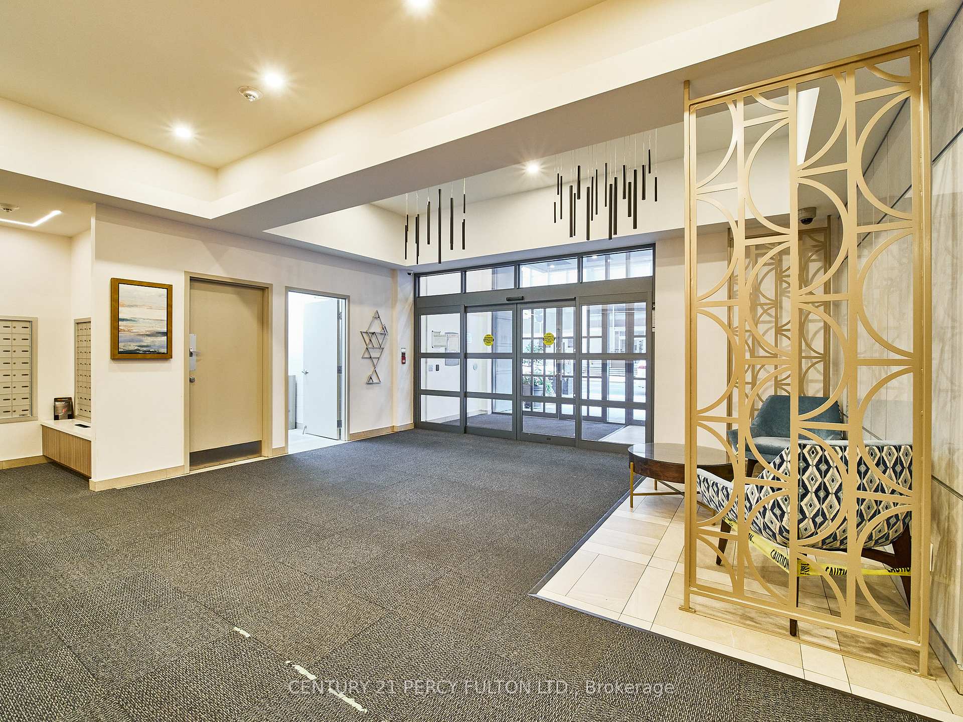 Photo 3 of Unit 809, 140 Simcoe Street, Toronto, Waterfront Communities — HOMEH