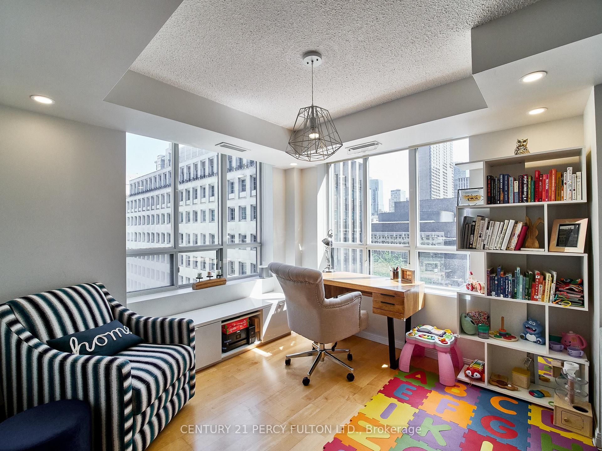 Photo 8 of Unit 809, 140 Simcoe Street, Toronto, Waterfront Communities — HOMEH