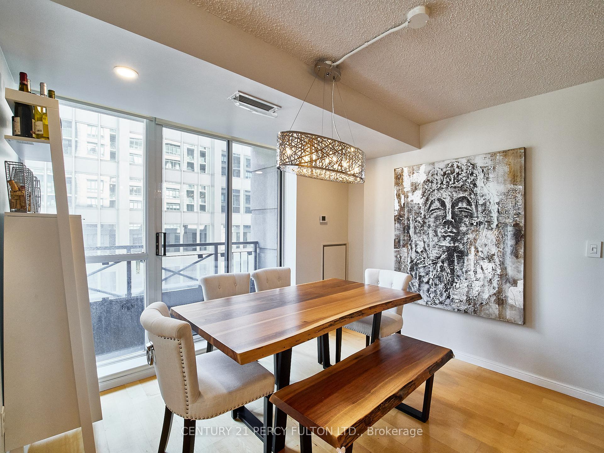 Photo 9 of Unit 809, 140 Simcoe Street, Toronto, Waterfront Communities — HOMEH