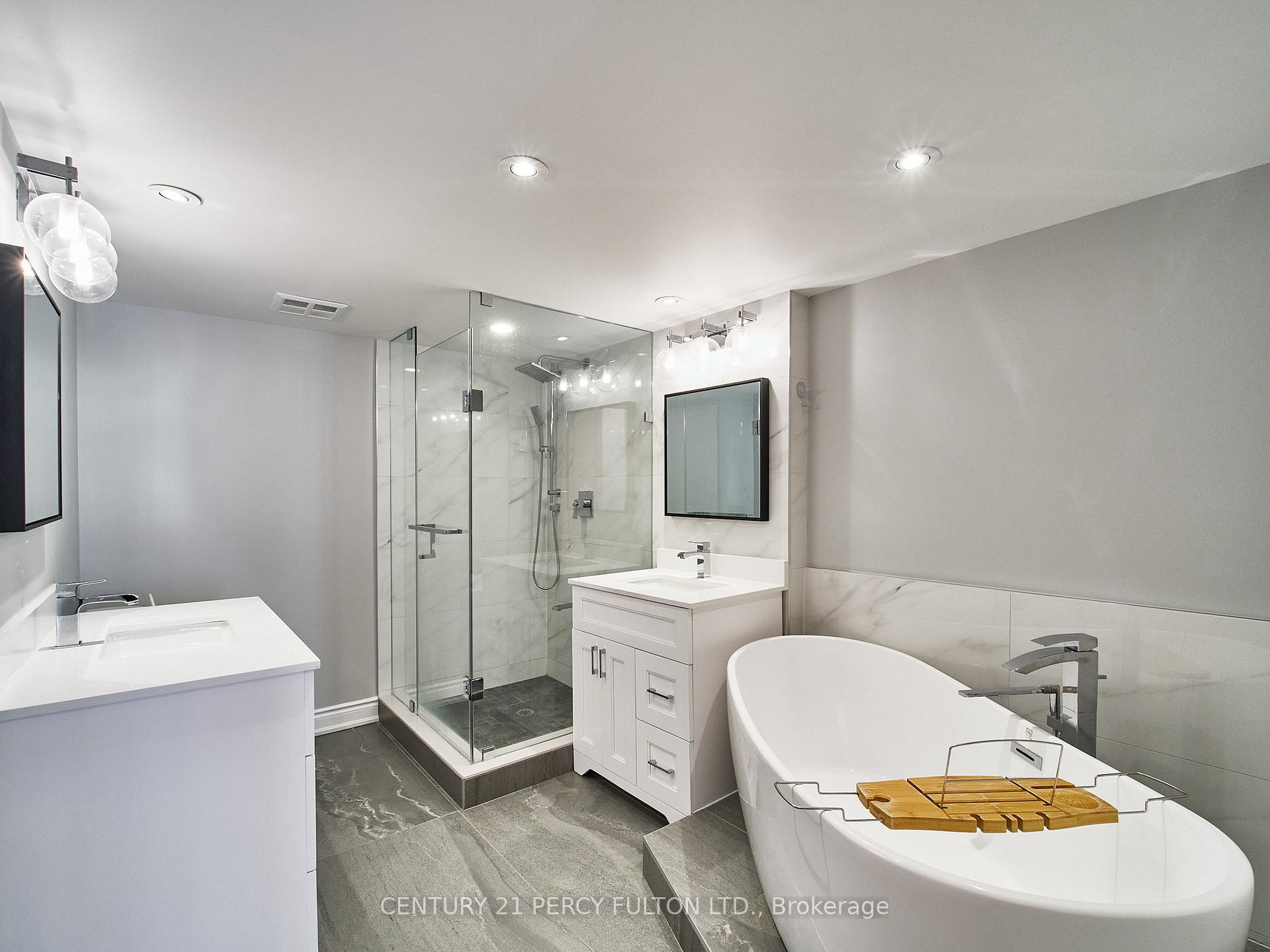 Photo 16 of Unit 809, 140 Simcoe Street, Toronto, Waterfront Communities — HOMEH