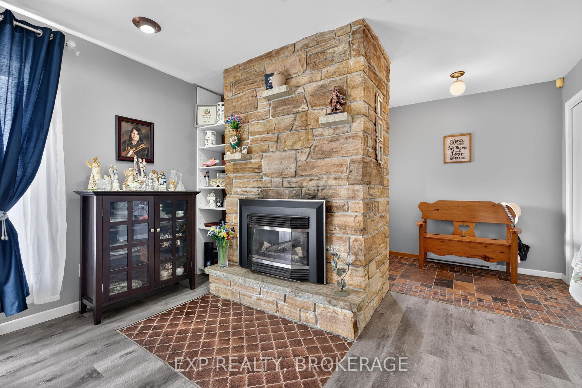 Photo 10 of 6583 Highway 15, Kingston, City North of 401 — HOMEH