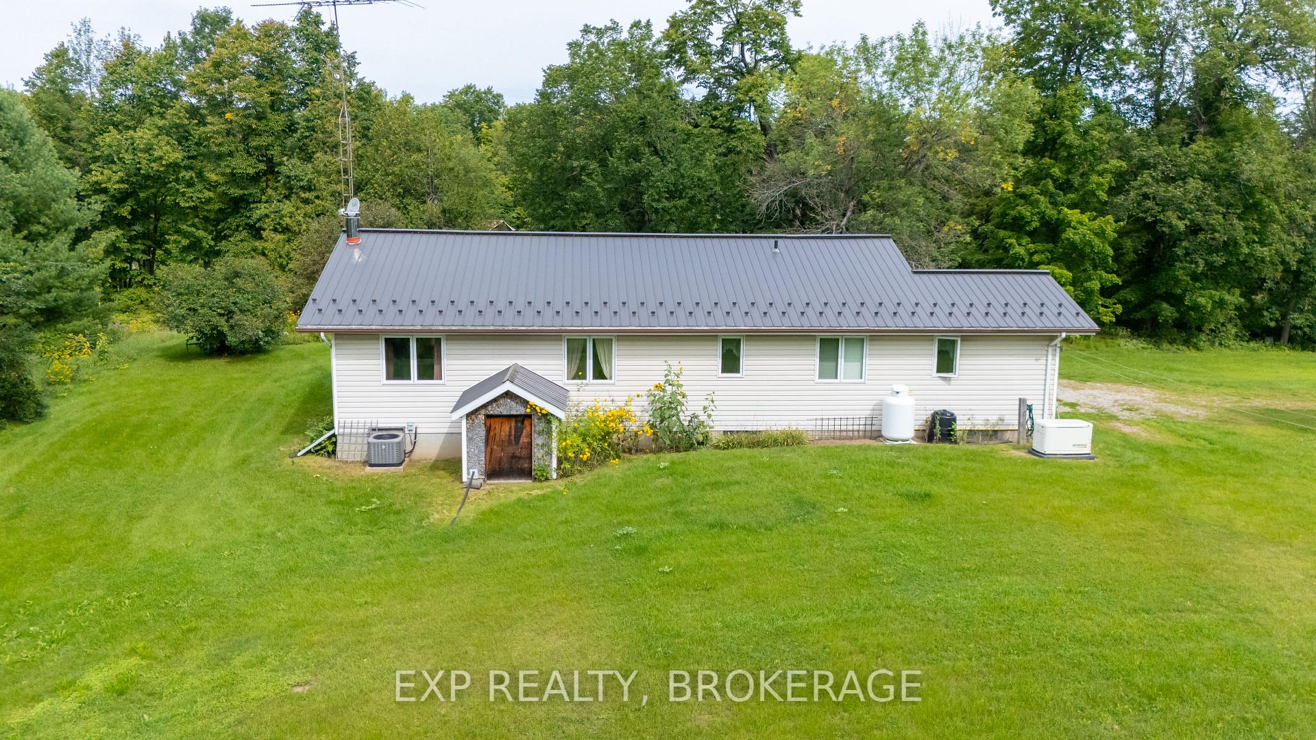 Photo 28 of 279 Munro Road, Tay Valley, Bathurst/Burgess & Sherbrooke (South Sherbrooke) Twp — HOMEH
