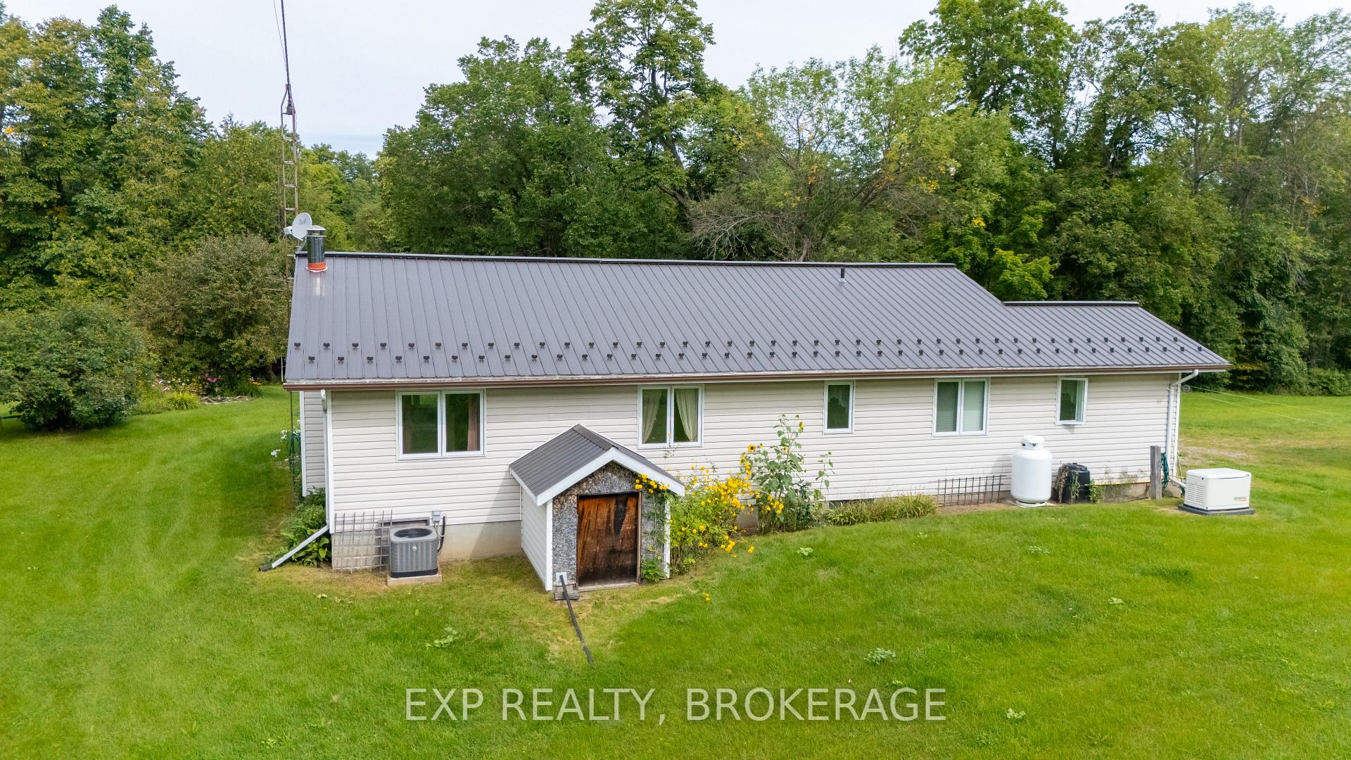 Photo 29 of 279 Munro Road, Tay Valley, Bathurst/Burgess & Sherbrooke (South Sherbrooke) Twp — HOMEH