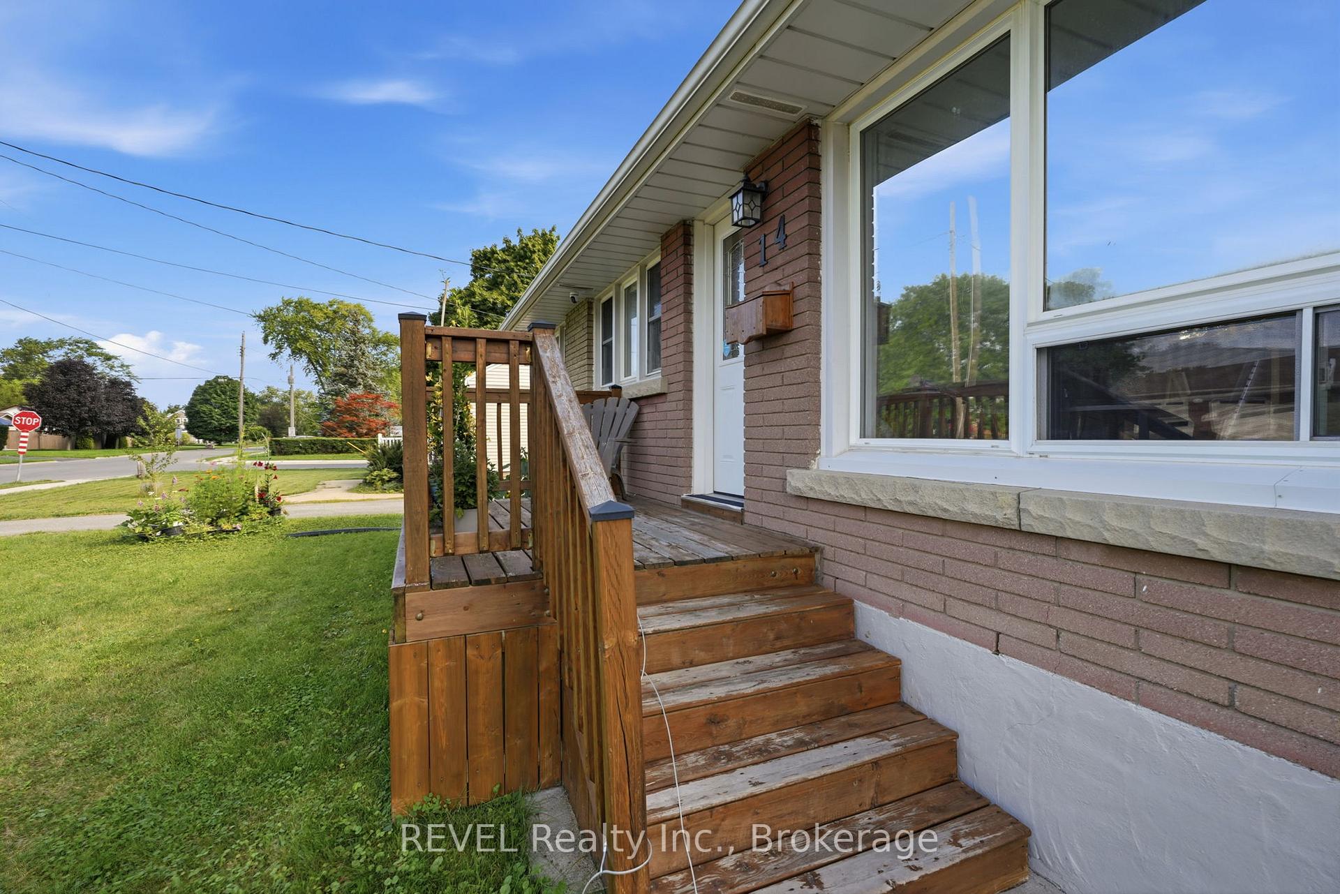 Photo 4 of 14 Gram Avenue, Welland, N. Welland — HOMEH