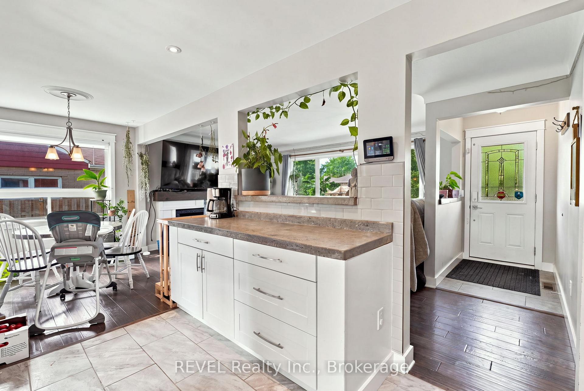 Photo 9 of 14 Gram Avenue, Welland, N. Welland — HOMEH